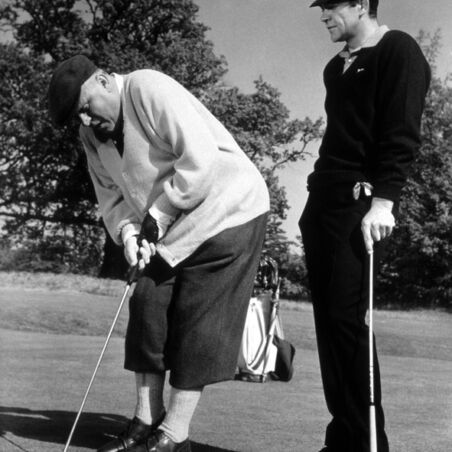 S. Connery + G. Froebe golfen