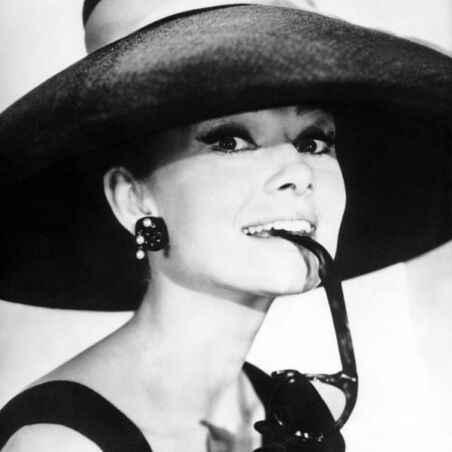 Audrey Hepburn, Portrait mit Hut