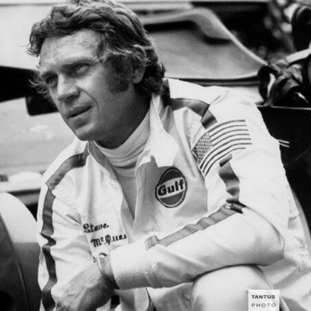 Steve McQueen, hockend, "Le Mans"