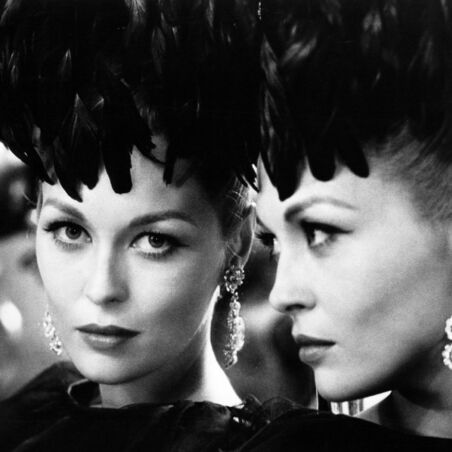 Faye Dunaway im Spiegelbild