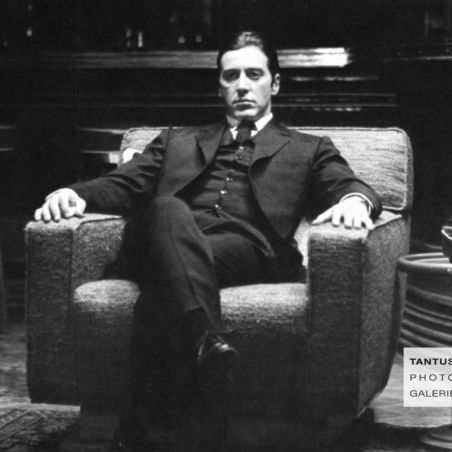 Al Pacino / Godfather im Sessel