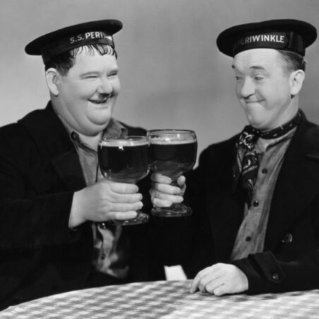 Stan und Oli trinken Bier